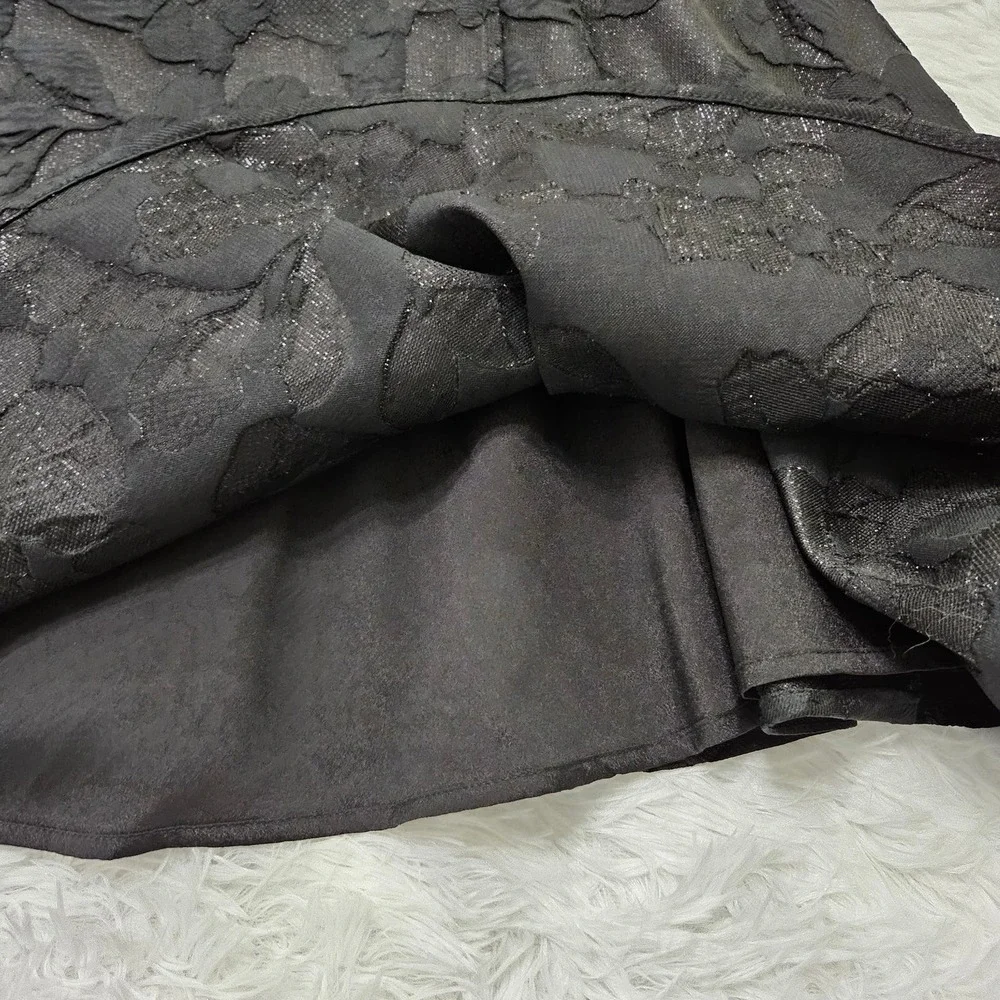 Lucy Paris Black Floral Sparkly V-neck Sleeveless Fit & Flare Dress. Size M‎